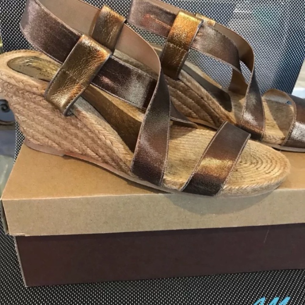 Eric Michale wedge shoes 9 Ready to wear.